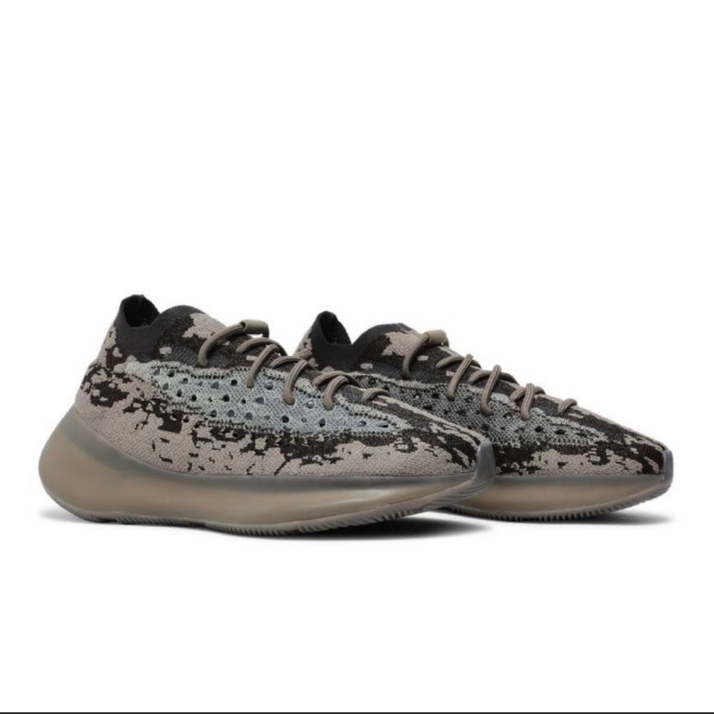 Yeezy Boost 380 ONYX size 6.5